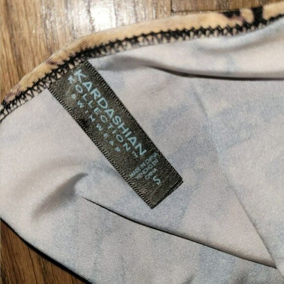 KARDASHIAN KOLLECTION Animal Print Plunge Mono Kini Women's Size Small - Picture 4 of 4